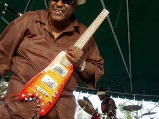 Joey Gilmore loved playing his Rambler Professional Travel Guitar