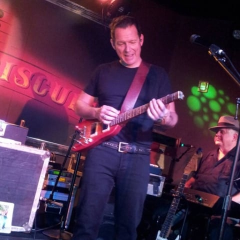 Rambler Travel Guitar in the hands of blues master Tommy Castro