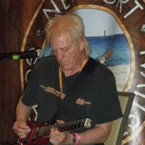 Rambler Travel Guitar Demo with Roger Heath