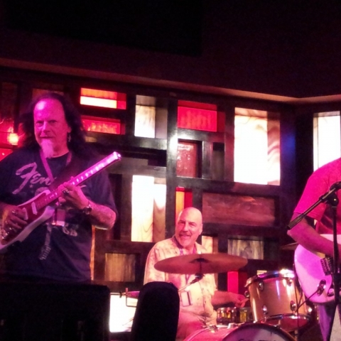 Smokin Joe Kubek playing STROBELCASTER prototype travel guitar at Hard Rock