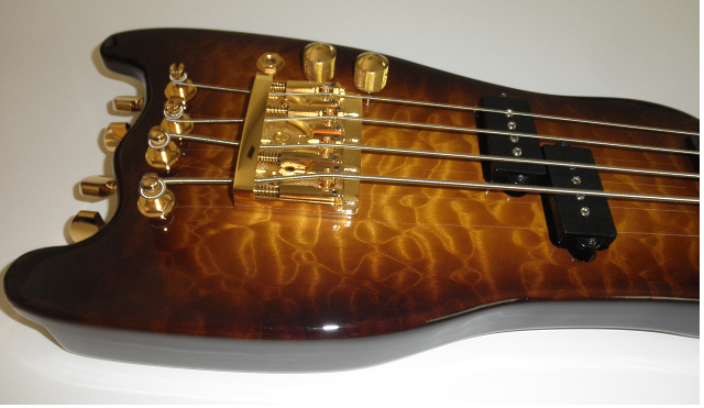 Rambler Travel Bass in Tobacco Sunburst with Gold Hardware