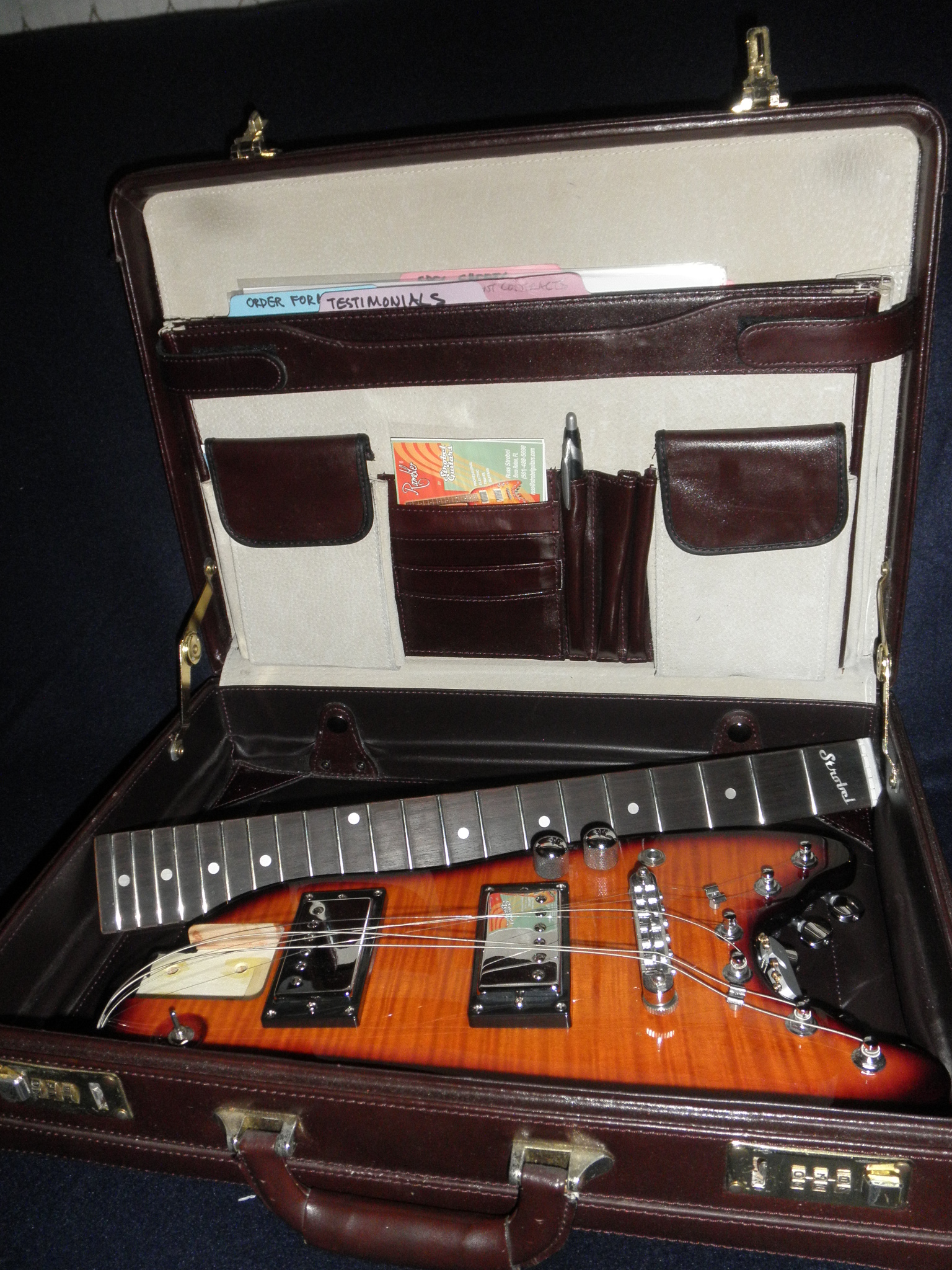 Rambler Classic Travel Guitar in Briefcase