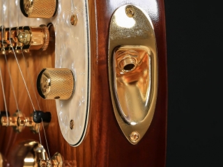 HoneyBurst STROBELCASTER Travel Guitar showing side mounted STRAT jack
