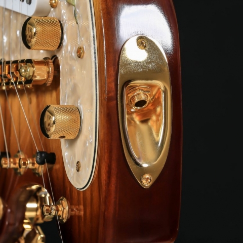 HoneyBurst STROBELCASTER Travel Guitar showing side mounted STRAT jack
